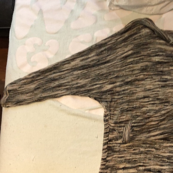 Brand is TanJay, long shirt with 3/4 sleeves , browns and blacks - Picture 3 of 5